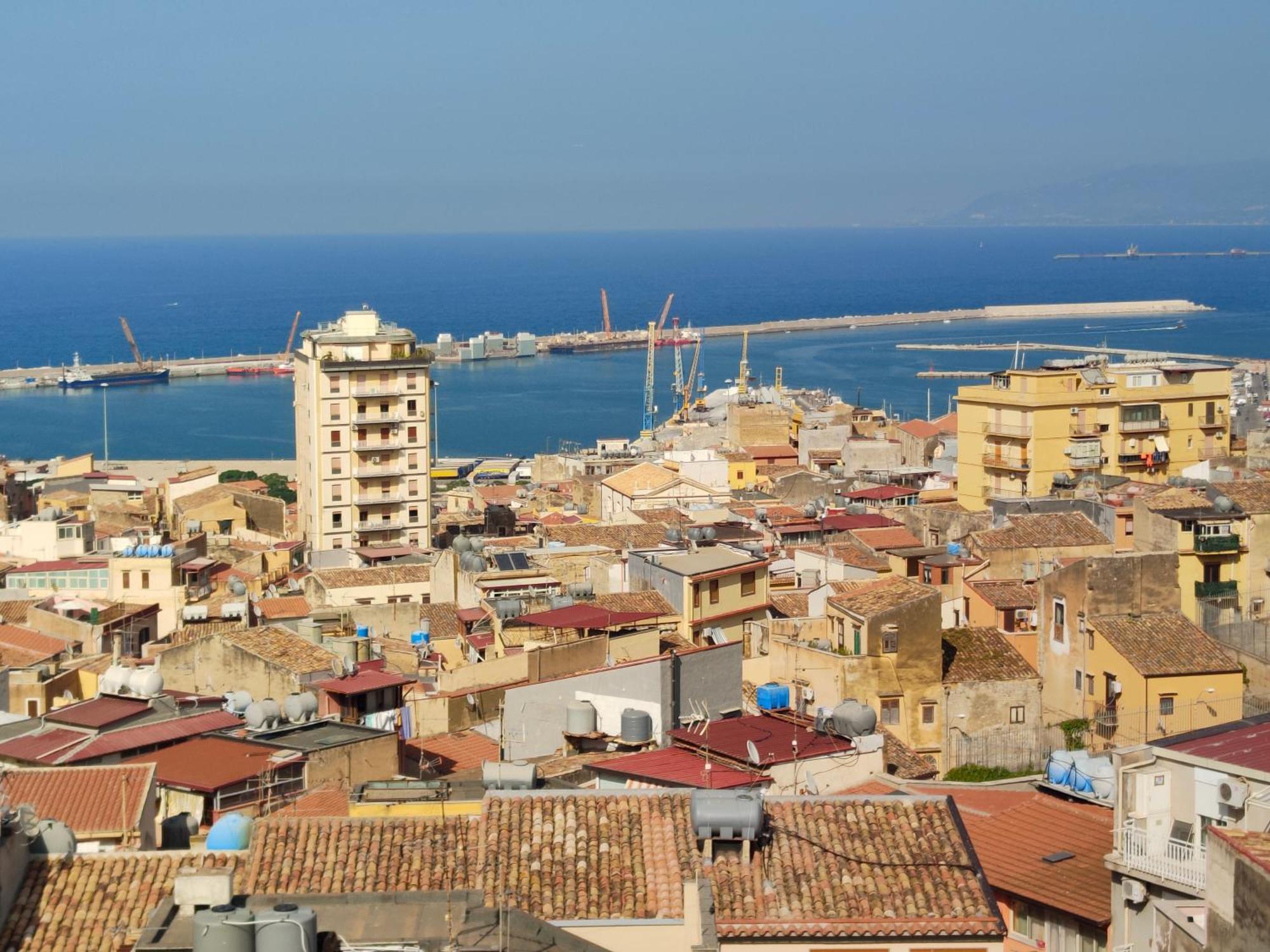 Gierre Apartment Termini Imerese Bagian luar foto